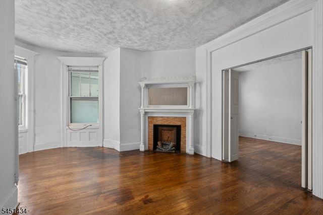 239 17Th Ave, Paterson City, NJ 07504