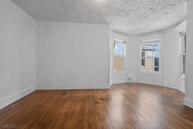 239 17Th Ave, Paterson City, NJ 07504