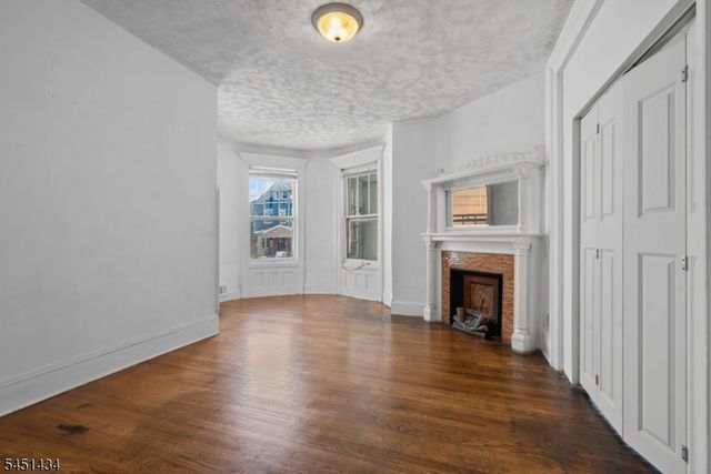 239 17Th Ave, Paterson City, NJ 07504