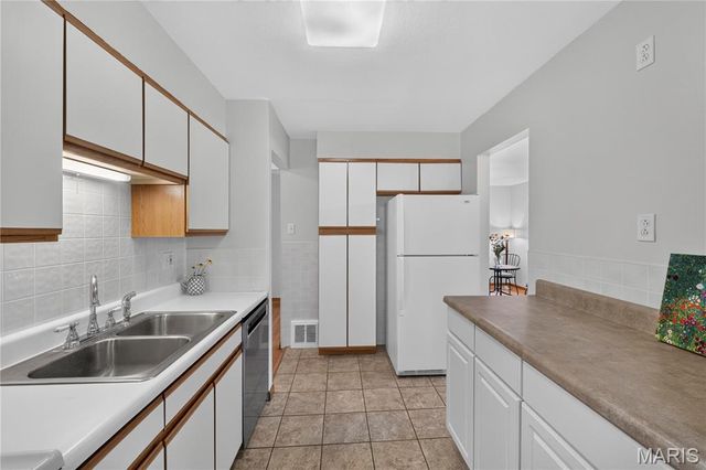 2000 Alameda Avenue, Maplewood, MO 63143