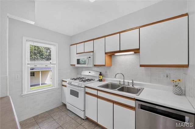 2000 Alameda Avenue, Maplewood, MO 63143