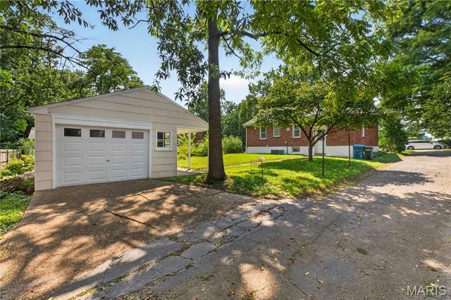 2000 Alameda Avenue, Maplewood, MO 63143