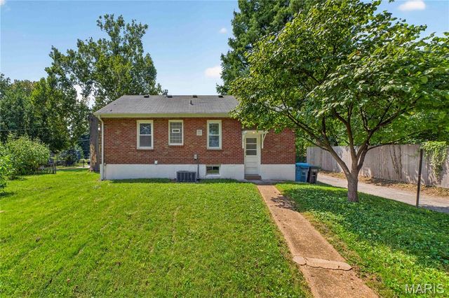 2000 Alameda Avenue, Maplewood, MO 63143