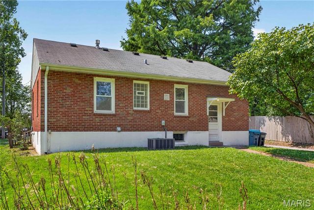 2000 Alameda Avenue, Maplewood, MO 63143