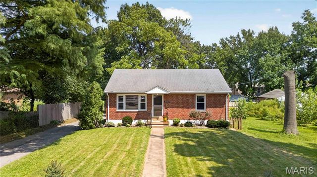 2000 Alameda Avenue, Maplewood, MO 63143