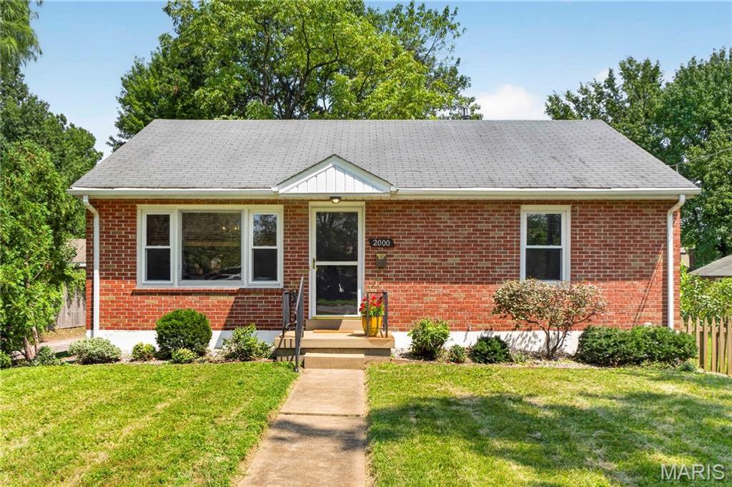 2000 Alameda Avenue, Maplewood, MO 63143