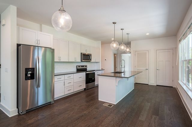 900 Meridian St Apt 9, Nashville, TN 37207