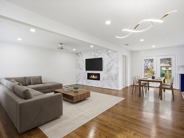 10209 Casa View Drive, Dallas, TX 75228