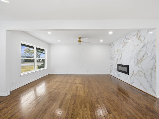 10209 Casa View Drive, Dallas, TX 75228