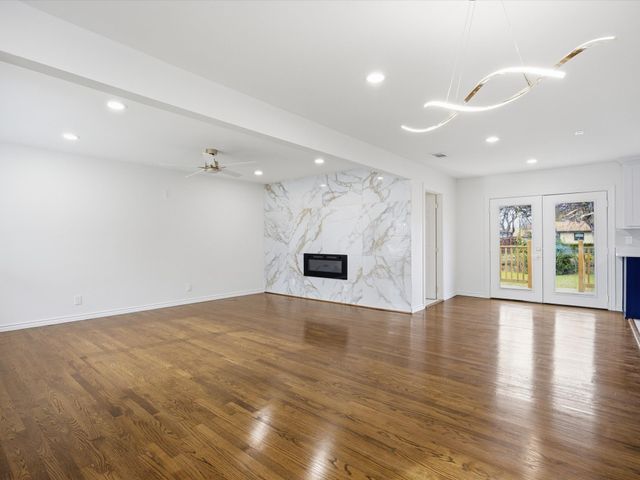 10209 Casa View Drive, Dallas, TX 75228