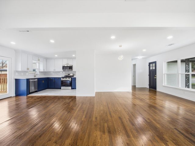 10209 Casa View Drive, Dallas, TX 75228