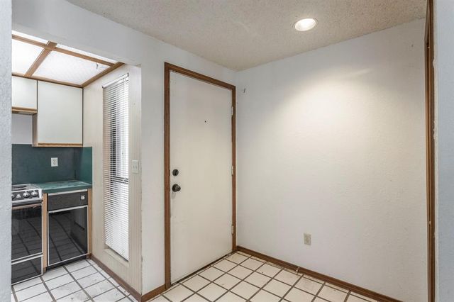 915 NW 7th Street 205, Oklahoma City, OK 73106