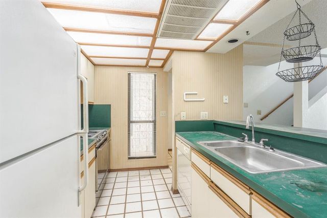 915 NW 7th Street 205, Oklahoma City, OK 73106