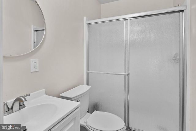 467 HIGH ST, Burlington, NJ 08016