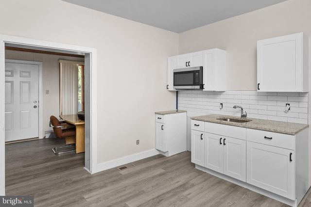 467 HIGH ST, Burlington, NJ 08016