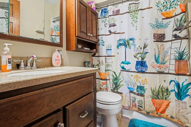 61507 County Road 13 Road, Goshen, IN 46526