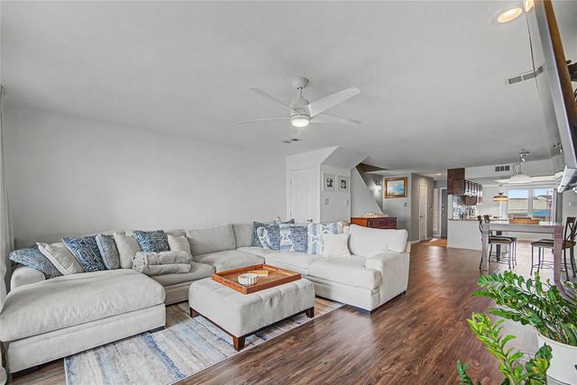3663 Nasa Parkway 502, Seabrook, TX 77586