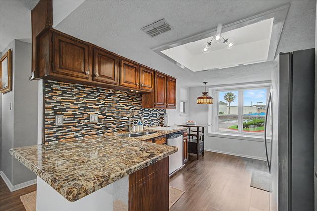 3663 Nasa Parkway 502, Seabrook, TX 77586