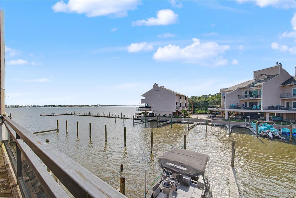 3663 Nasa Parkway 502, Seabrook, TX 77586