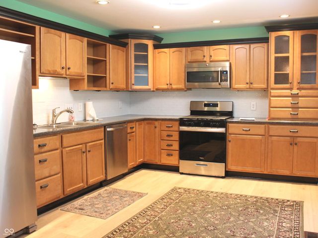 324 Edgewood Drive, Lebanon, IN 46052