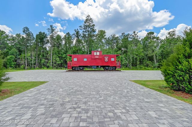 86221 EXPRESS Court, Yulee, FL 32097