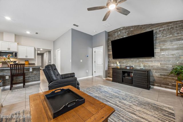 86221 EXPRESS Court, Yulee, FL 32097