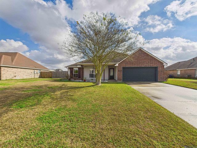 5262 Faulkner Dr, Darrow, LA 70725
