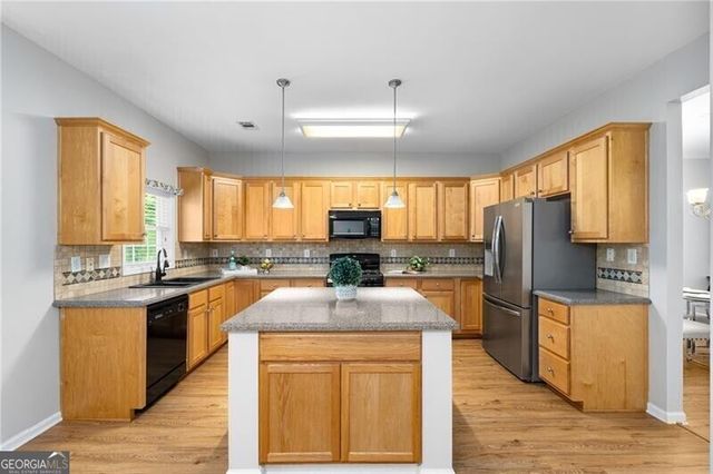 1111 Waters Edge Trail, Roswell, GA 30075