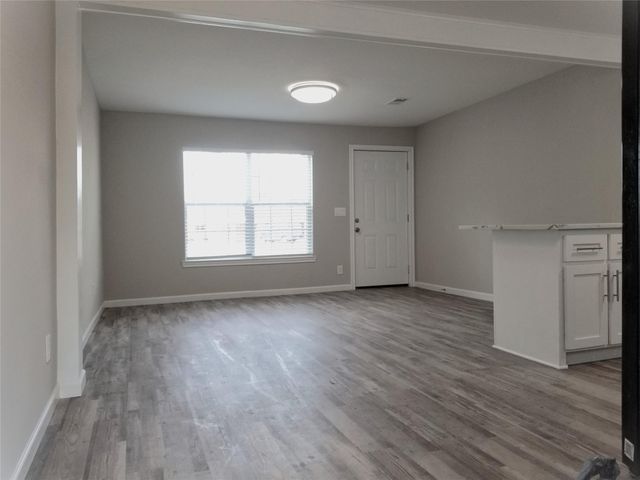 951 Reverend Bj Lewis Drive E, Houston, TX 77024
