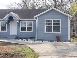 951 Reverend Bj Lewis Drive E, Houston, TX 77024