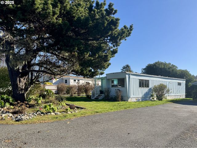 97882 MARKS Ln, Brookings, OR 97415
