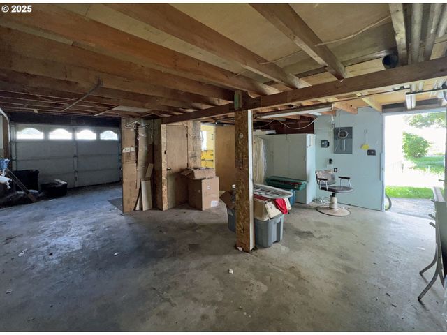 97882 MARKS Ln, Brookings, OR 97415