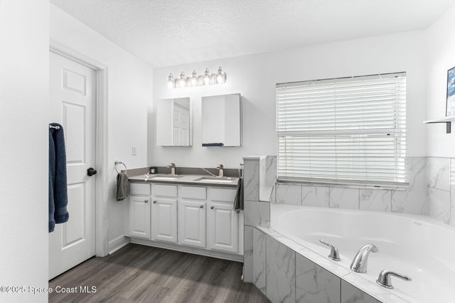 301 Wishing Well Circle SW, Palm Bay, FL 32908