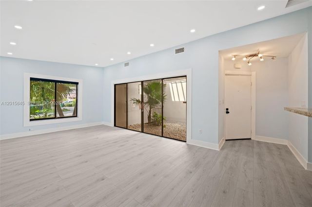 7366 SW 105th Pl, Miami, FL 33173