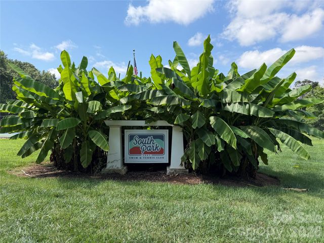 2701 Creekbed Lane, Charlotte, NC 28210