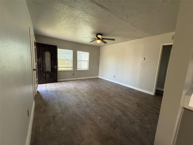 5402 Flamingo Drive, Houston, TX 77033