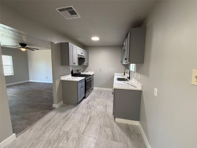 5402 Flamingo Drive, Houston, TX 77033