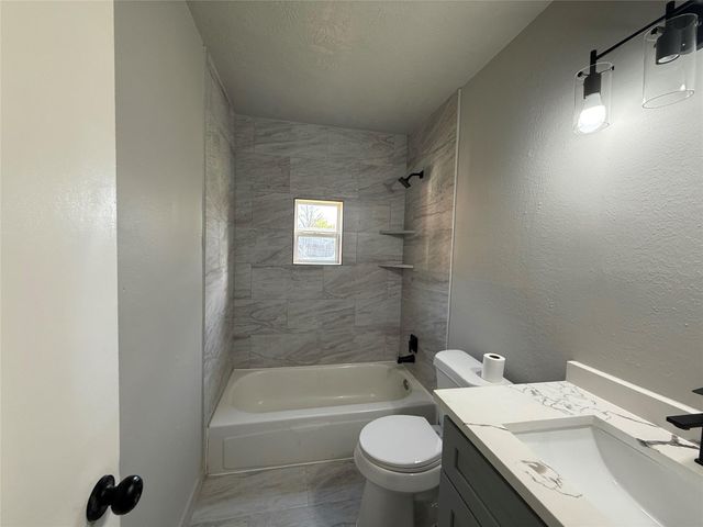 5402 Flamingo Drive, Houston, TX 77033