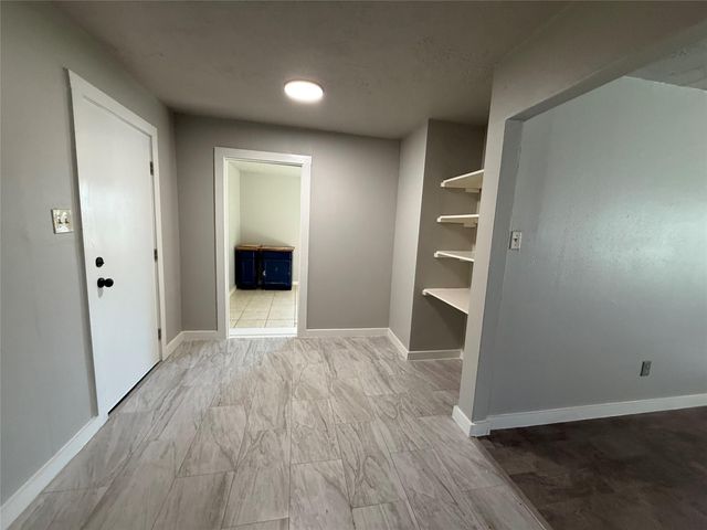 5402 Flamingo Drive, Houston, TX 77033