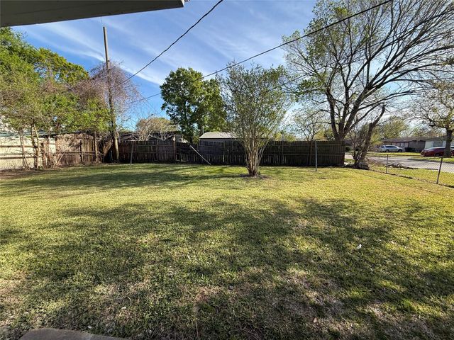 5402 Flamingo Drive, Houston, TX 77033