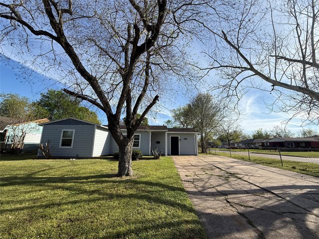 5402 Flamingo Drive, Houston, TX 77033