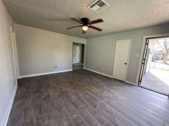 5402 Flamingo Drive, Houston, TX 77033