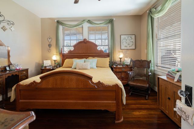 130 W Division Street, Blossom, TX 75416