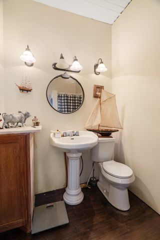 130 W Division Street, Blossom, TX 75416