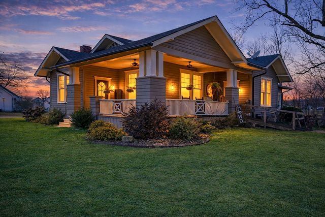 130 W Division Street, Blossom, TX 75416