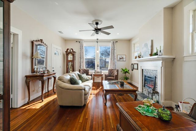 130 W Division Street, Blossom, TX 75416