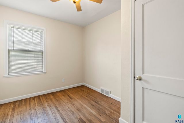 604 S Willow Ave Avenue, Sioux Falls, SD 57104