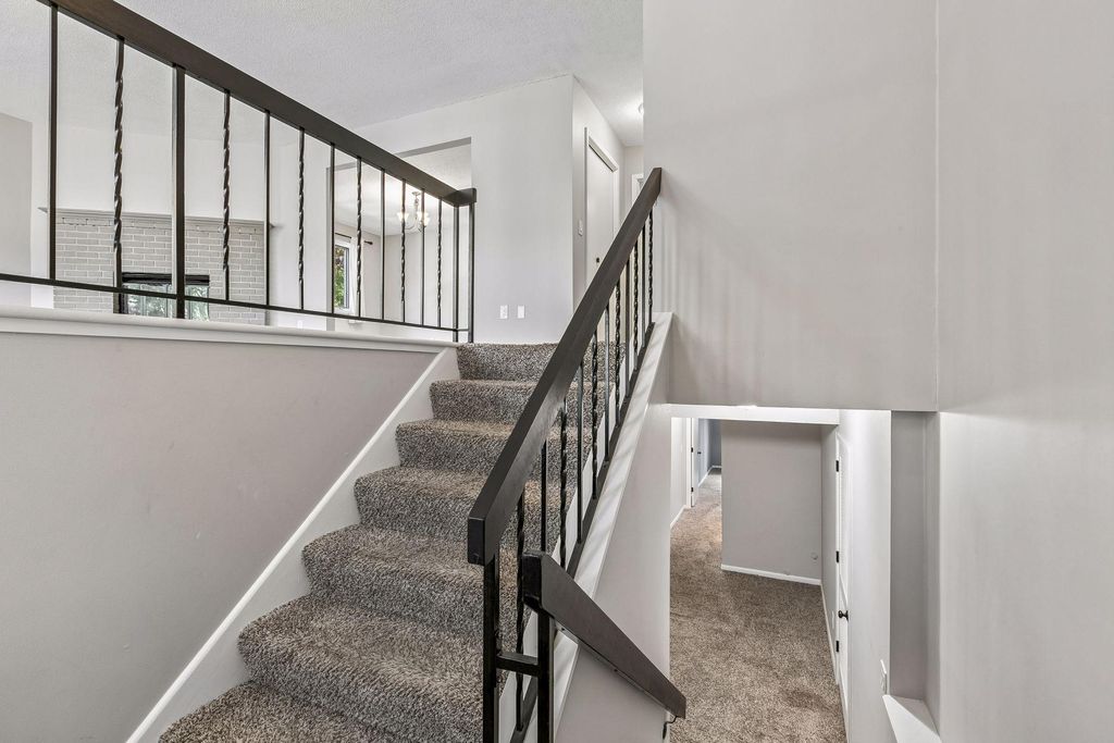 9505 Clubhouse Road, Eden Prairie, MN 55347 — photo 5