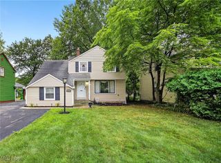 19110 Lanbury Avenue, Warrensville Heights, OH 44122