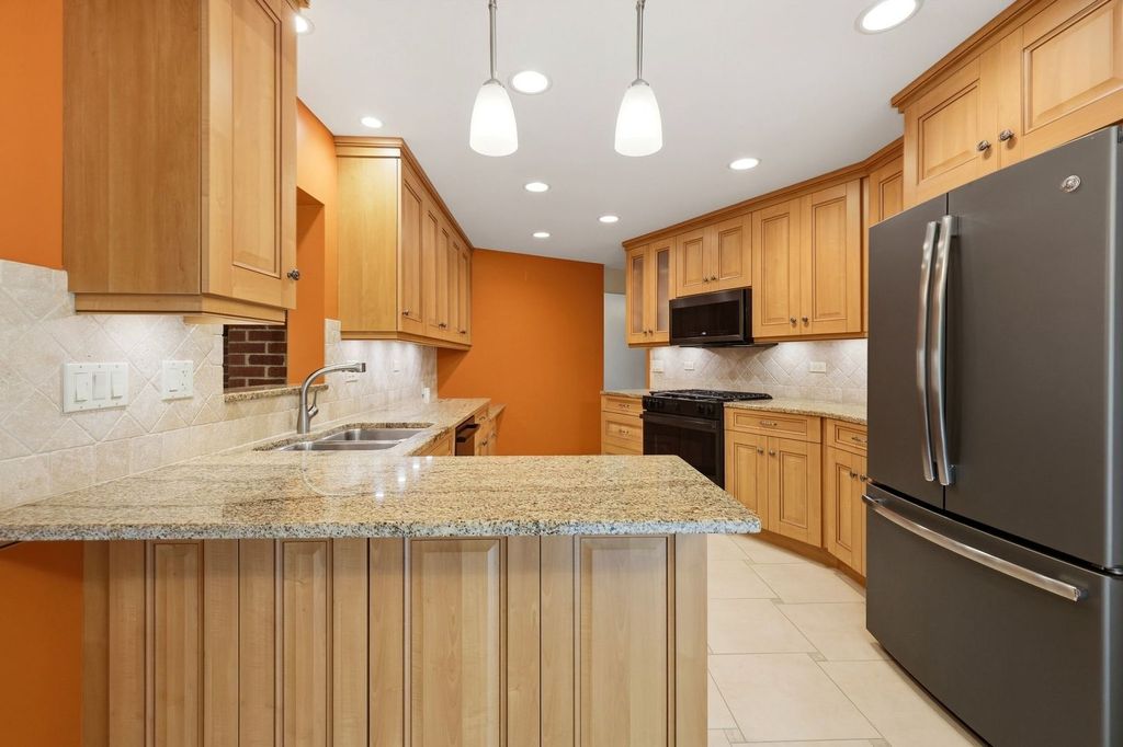 9N075 Route 59, Elgin, IL 60120 — photo 5
